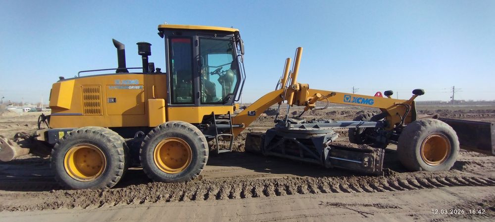 Автогрейдер XCMG GR 165