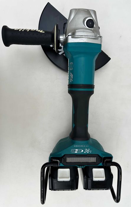 Makita DGA900 - Безчетков голям ъглошлайф 230мм 4x5.0Ah като нов!