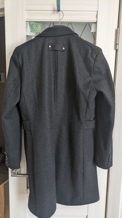 Пальто черного цвета