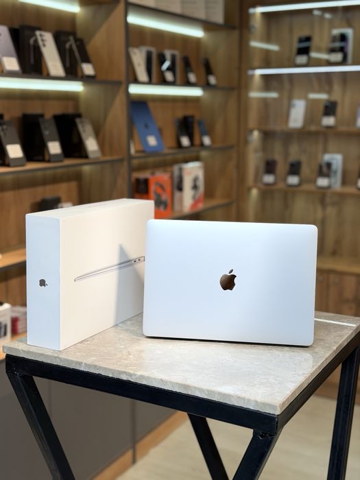 MacBook Air M1 2020 — 8/256 ГБ / PhoneLab