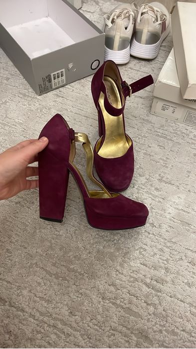 Продам туфли None west 36 размер