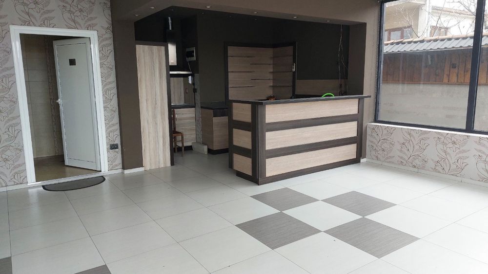 Дава се под наем Заведение в Разлог - 40 кв.м за 204 € - Снимка #2