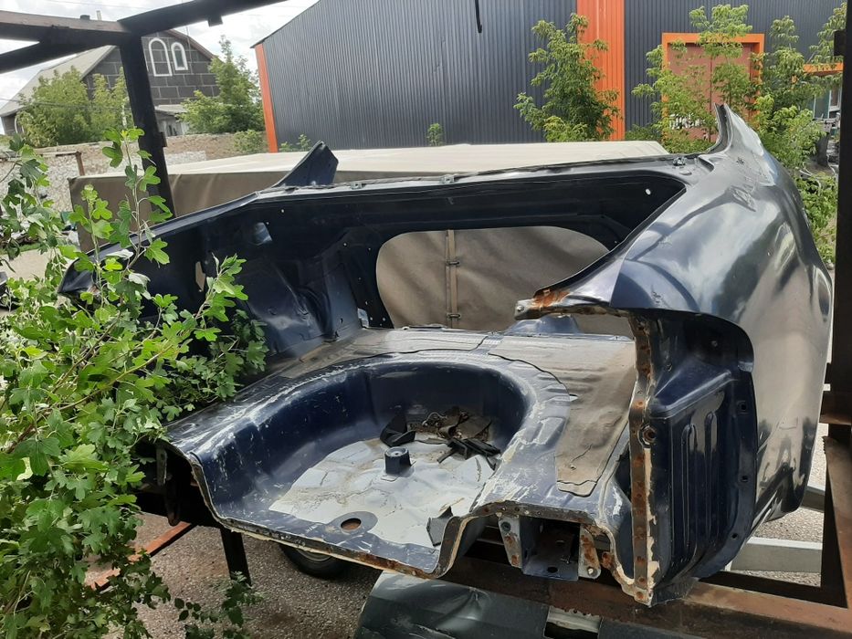 Продам крылья Toyota corolla ceres
