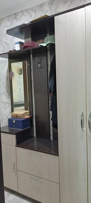 Продам прихожую б/у