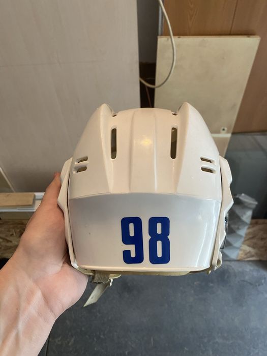 Хоккейные шлема с сеткой/визором