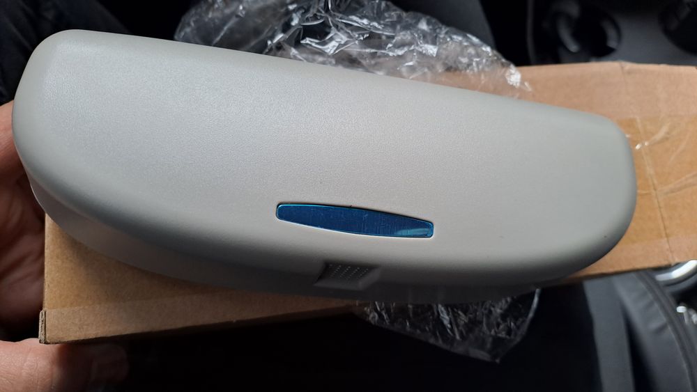 Автомобильный футляр для очков