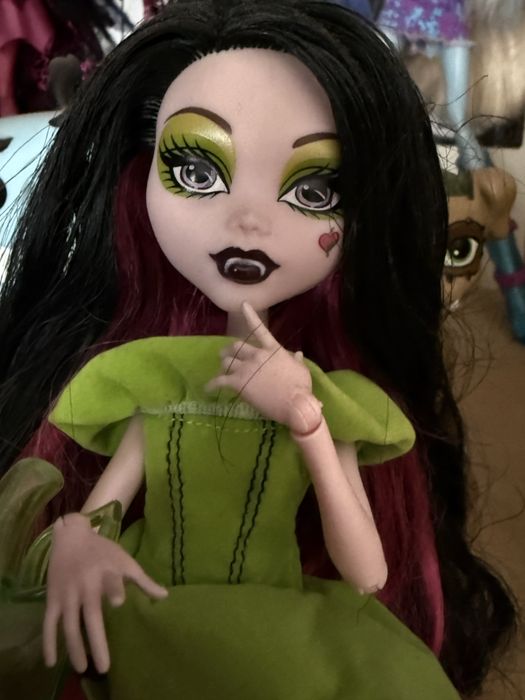 Monster high Draculaura страшные сказки
