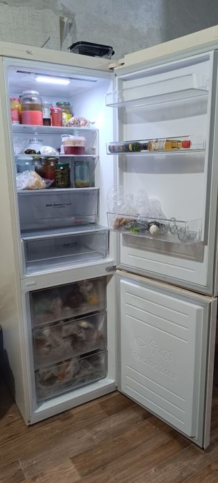 Продам холодильник LG