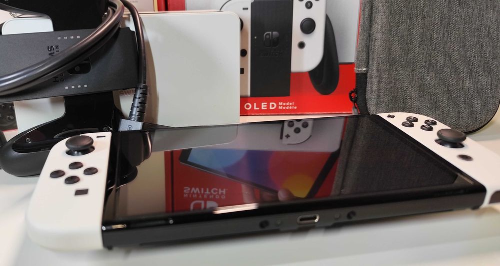 Nintendo Switch OLED modat