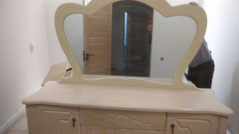 Продается трюмо-комод в идеальном состоянии