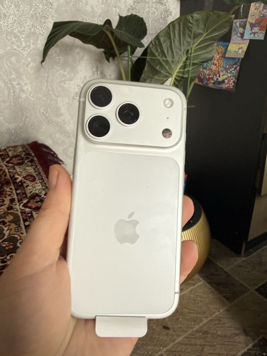 Продам новый iPhone 17 про