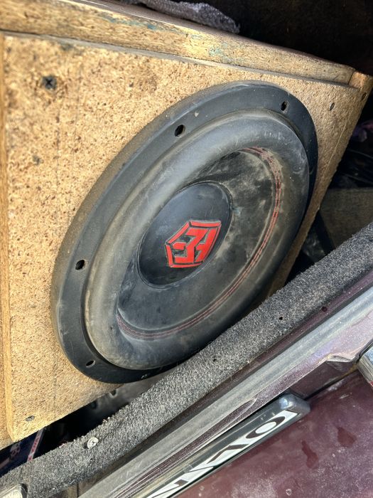 Продам динамик и усилок сабвуфер