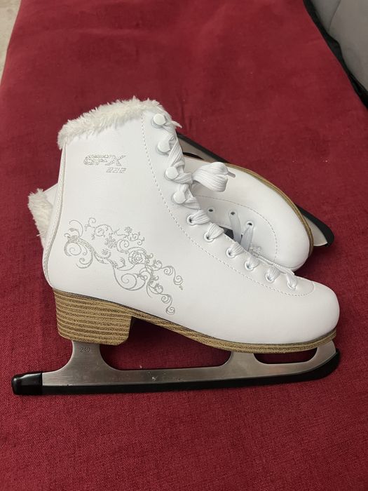 Коньки сатылады