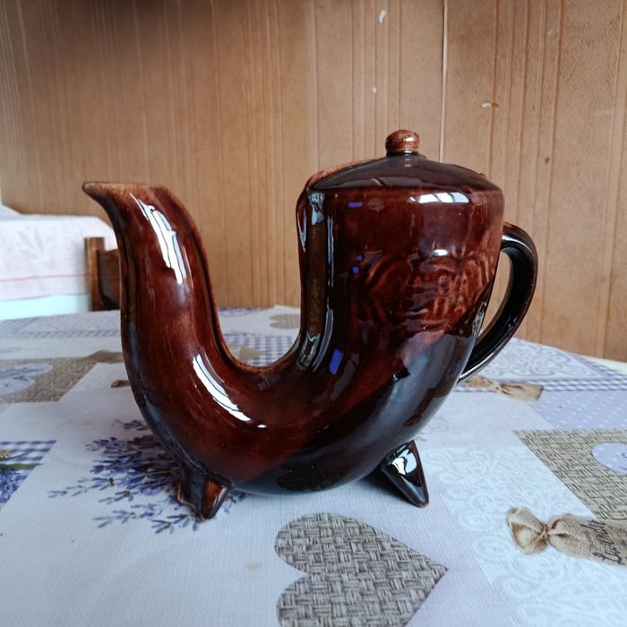 Продавам  сервиз за вино нов