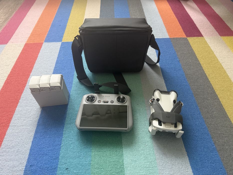 Drona dji mini 4 pro fly more combo