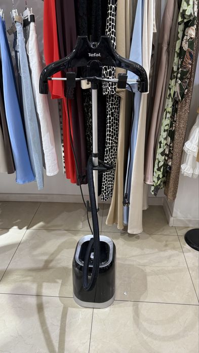 Продаю отпариватель Tefal