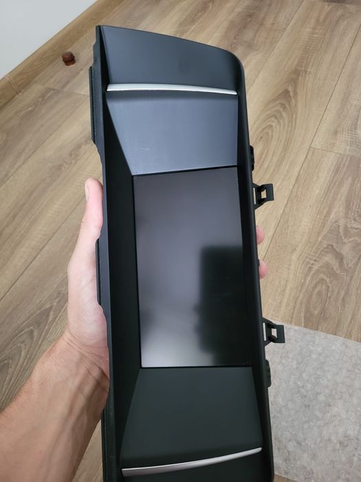 Vând display BMW F10