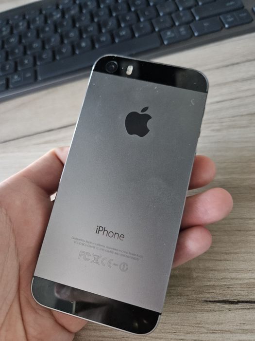 Продовам IPhone 5s