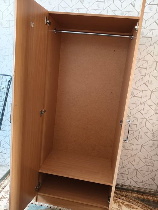 Шкаф для одежды высотой 180см