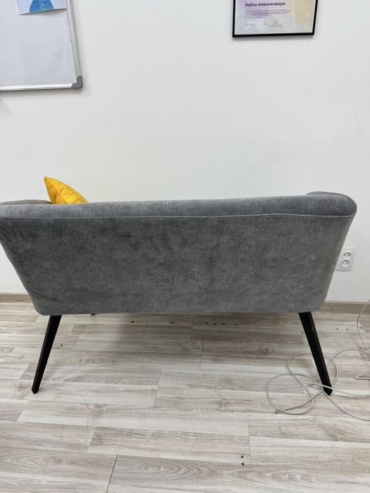 Диван и две подушки в подарок