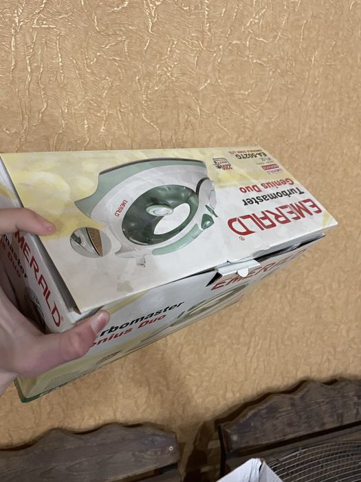 Паровой утюг EMERALD