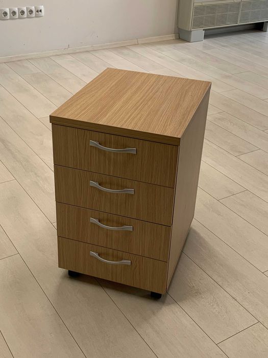 Дървени бюра за офис / Wooden office desks (9x)