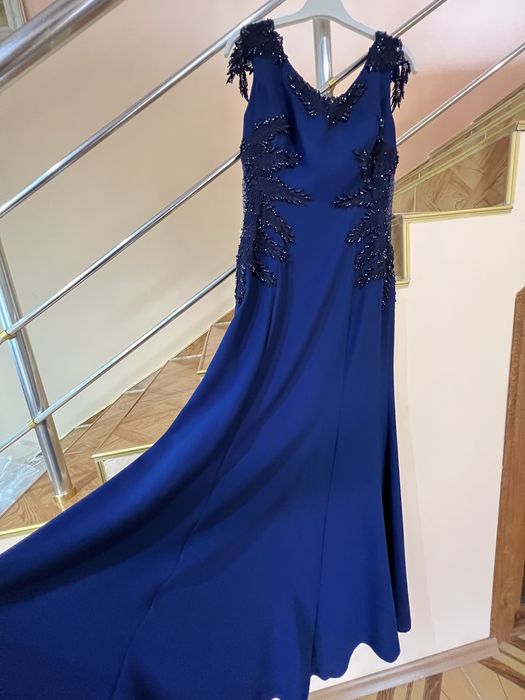 Официална рокля