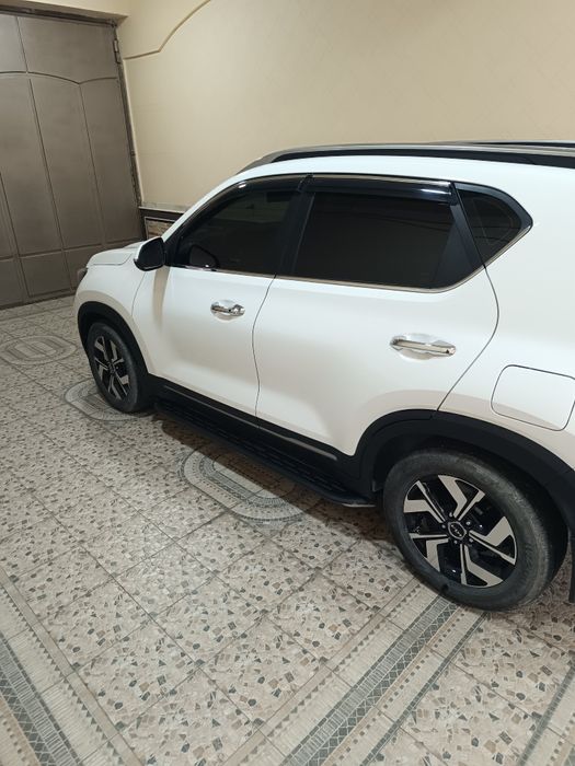 KIA Сонет сотилади