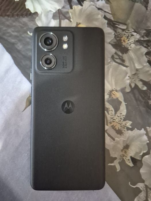 Vand Motorola Edge 40 negru- 256 Gb