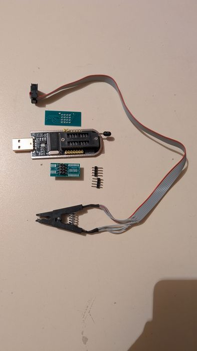 USB-программатор CH341A + прищепка SOP8 и адаптеры