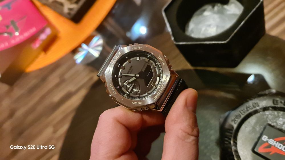 Часовник G-shock GM-2100