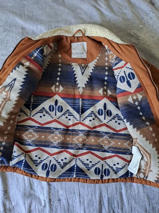 продам демисезонную куртку на мальчика