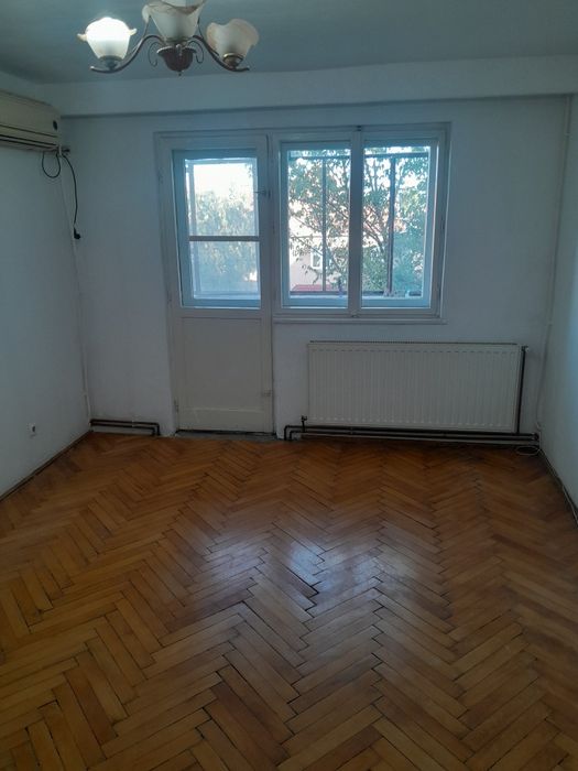 Vînd apartament 2camere Gladiolei etaj2/2