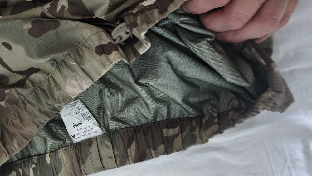 Pantaloni camuflaj multicam Goretex,marime XL
