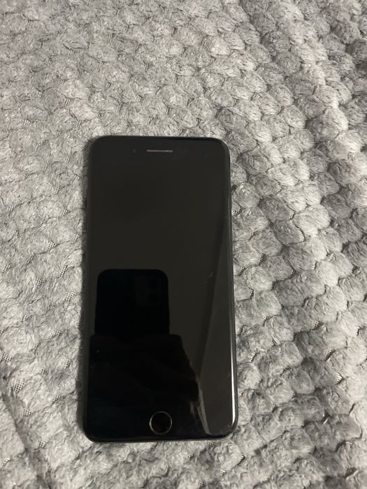 Iphone 7+ продам