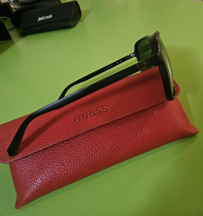 Слънчеви очила-Guess,Just Cavalli,Tiffany & Co.