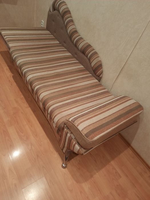 Продам диван для дома