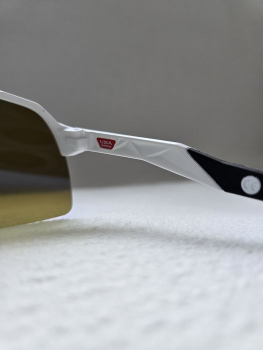 Слънчеви очила  Oakley Sutro Lite – [Sky Blue / White]
