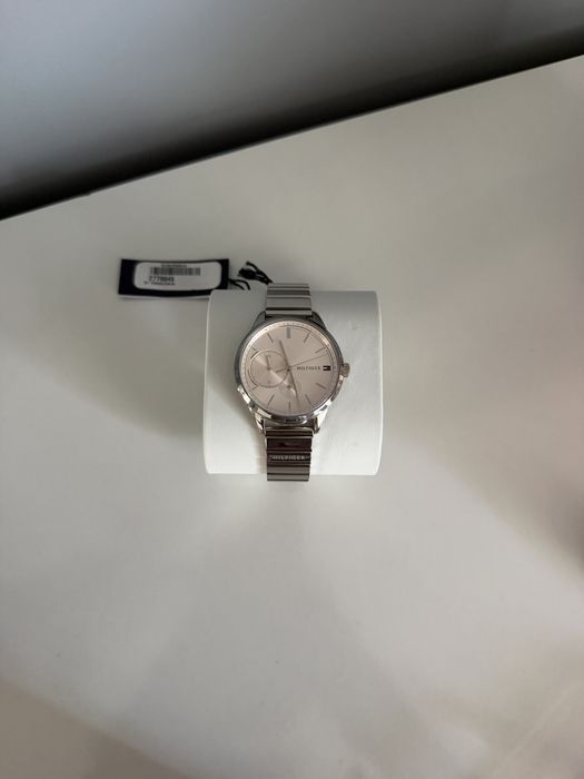Часовник Tommy Hilfiger
