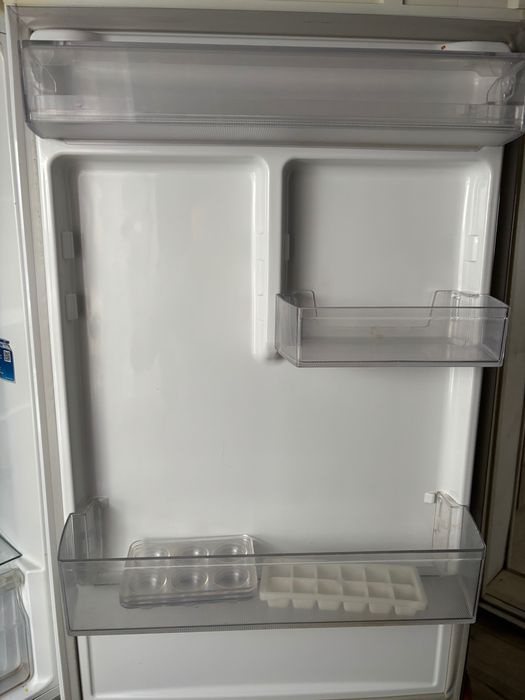 Холодильник Samsung б/у, без проблем