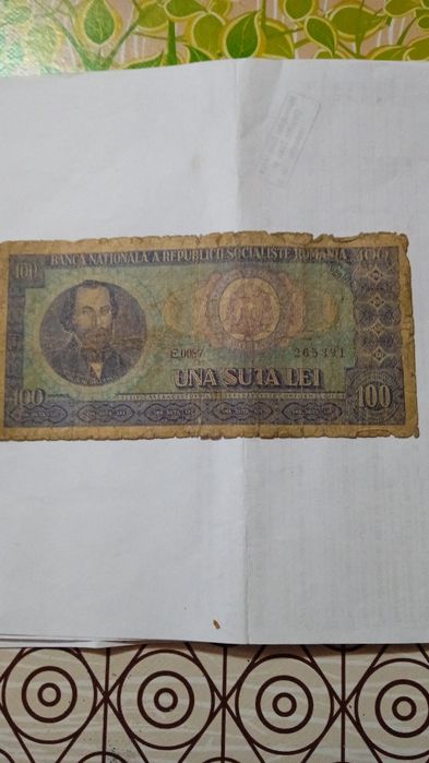 Bancnote vechi de vânzare.