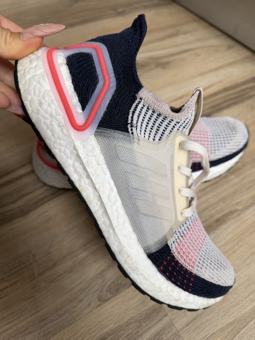 Оригинални маратонки adidas Ultra Boost 19! 38,5 н