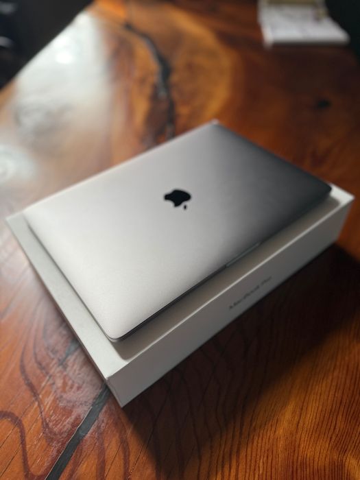 Macbook Pro, 13 inch, 2018, Space Gray, 2.3 Ghz, RAM 16GB, SSD 256GB