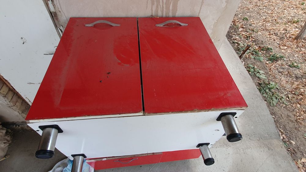 Кухонная мебел состояние нормально