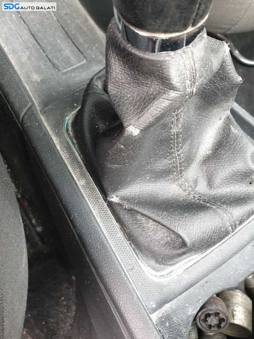 Nuca cu Manson Piele Maneta Schimbator Viteze cu Uzura Skoda Rapid 2012 - 2022