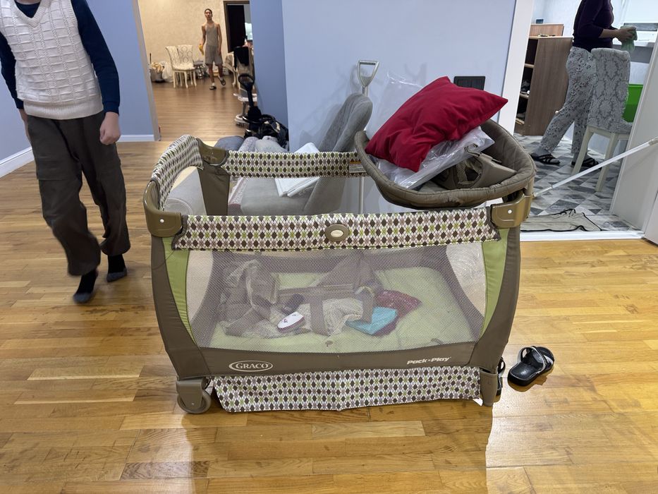 Срочно продаю манеж