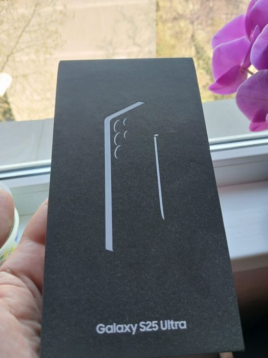 Vând Samsung s25 ultra 512gb