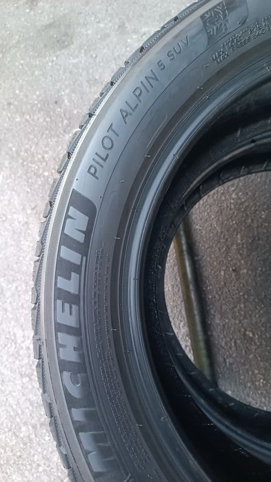 235/50/19 Michelin