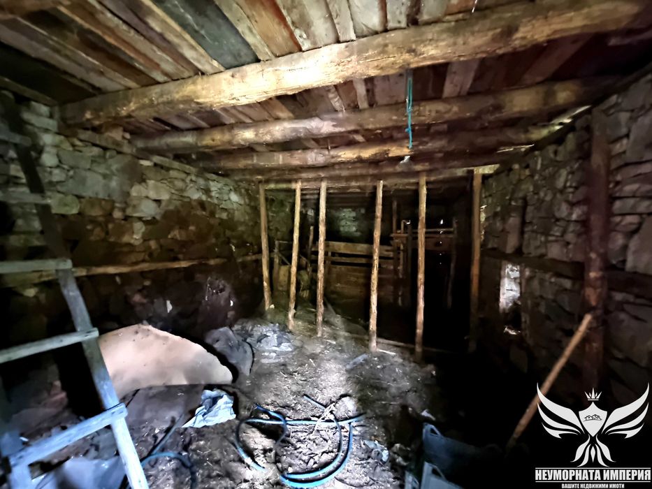 Двуетажна вила/къща 142РЗП с 280кв. двор село Белев Дол общ.Смолян