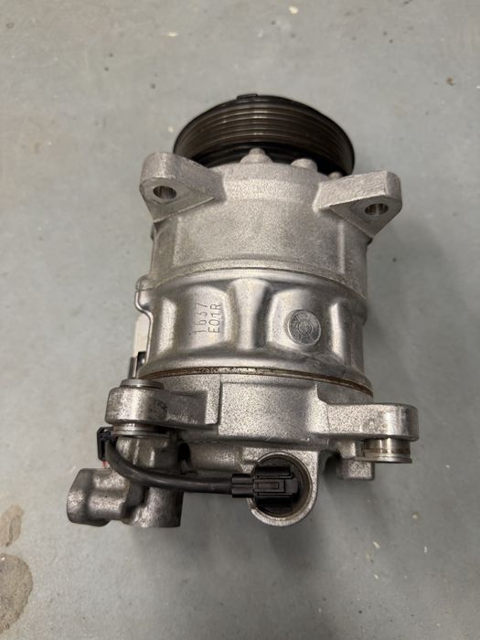 Compresor aer conditionat BMW Seria7 G11 G12 G30 G31 Original
